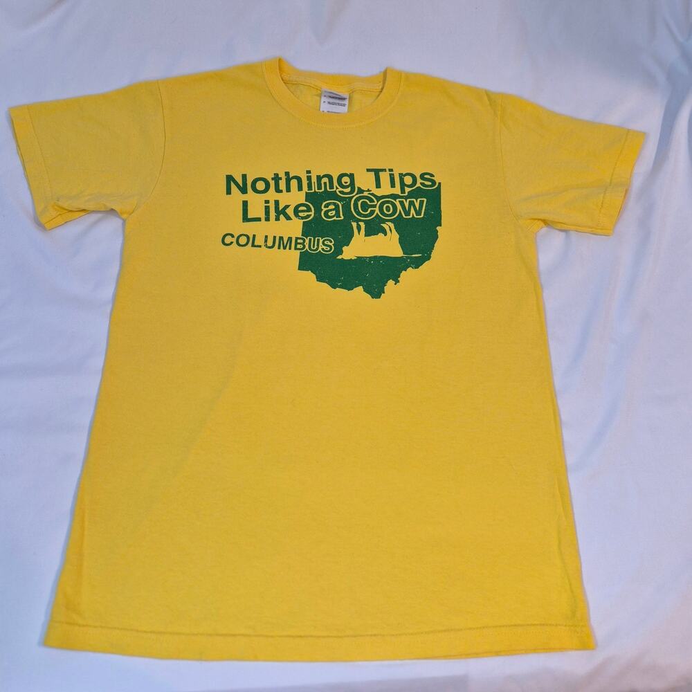 Vintage Ohio Nothing Tips Like a Cow Columbus Yellow Graphic T-Shirt Small